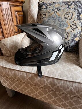 Icon Variant Double Stack Motorcycle Helmet Gray Size M cm 57-58